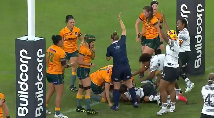 Strong start gives Aussies win v Fiji