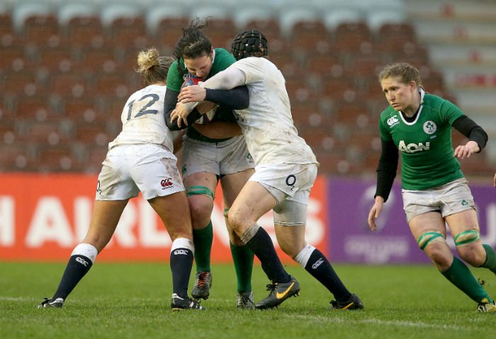 Late try sees England beat Ireland