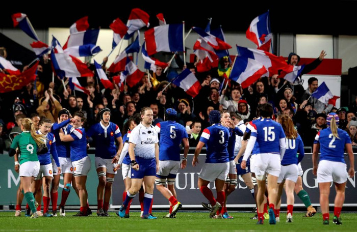 Record Irish crowd see France claim win