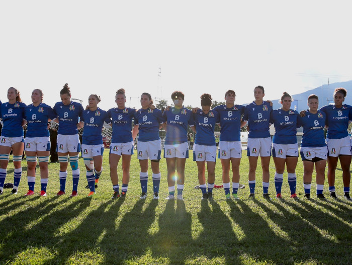 Italy shock France in final warm-up